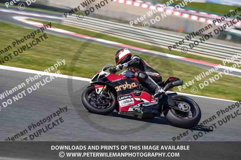 cadwell no limits trackday;cadwell park;cadwell park photographs;cadwell trackday photographs;enduro digital images;event digital images;eventdigitalimages;navarra;no limits trackdays;peter wileman photography;racing digital images;trackday digital images;trackday photos